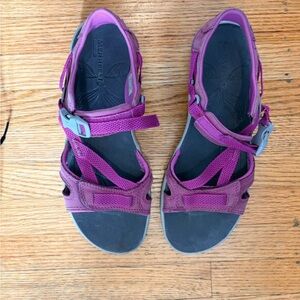 Merrell Women's Magenta and Gray Sandals